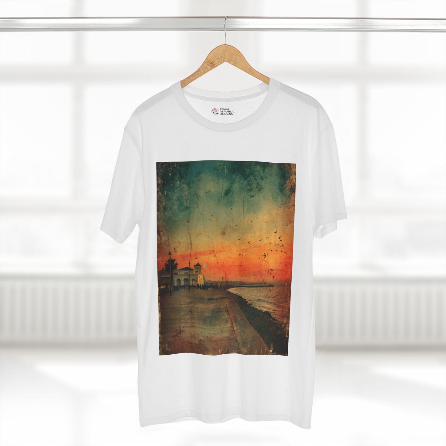 Vintage St Kilda Pier Melbourne Unisex Tee