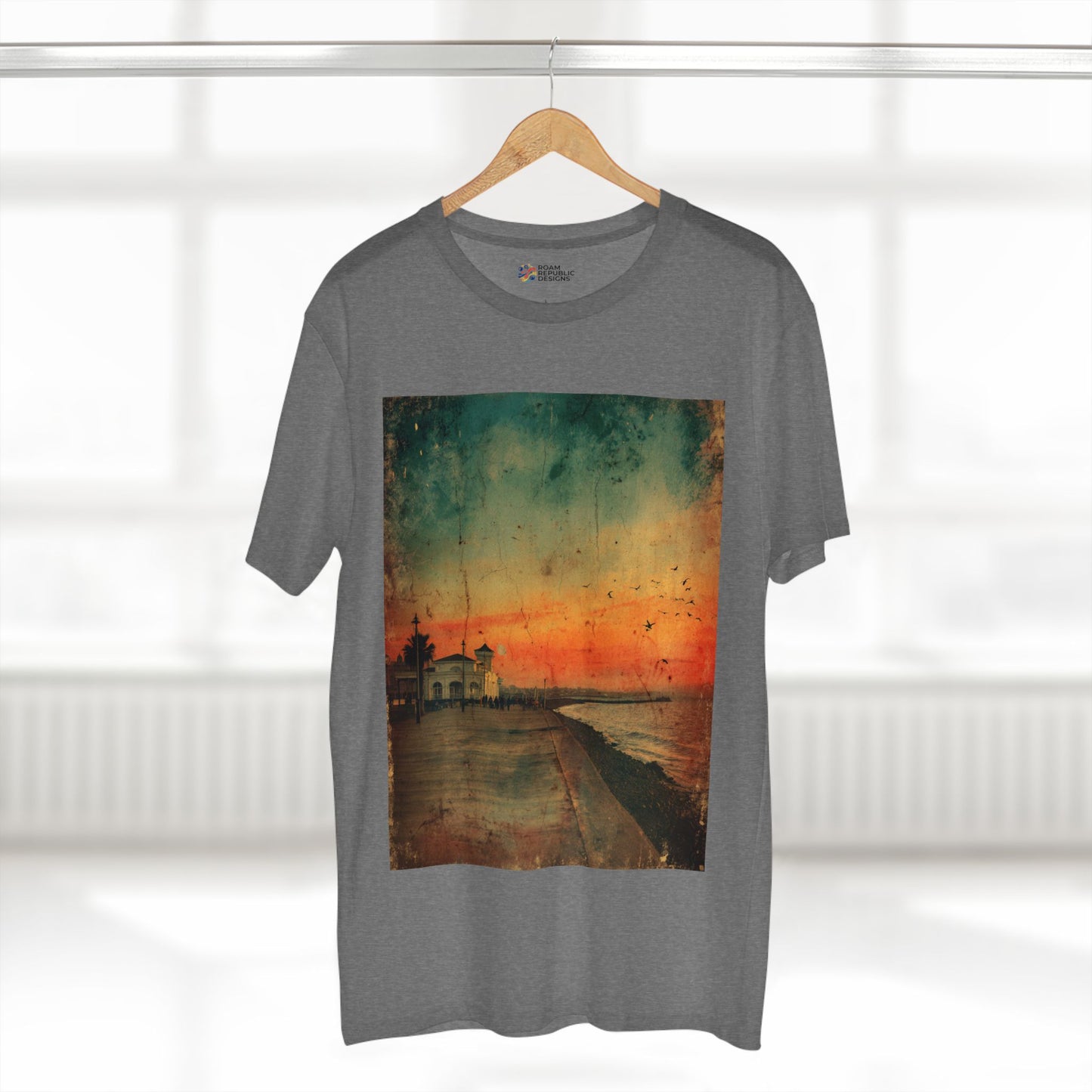 Vintage St Kilda Pier Melbourne Unisex Tee